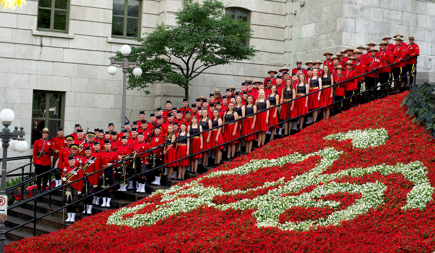 99 RCMP Pipes & Drums Pipers Persuasion