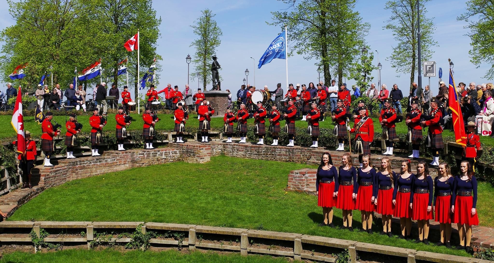 99 RCMP Pipes & Drums Pipers Persuasion